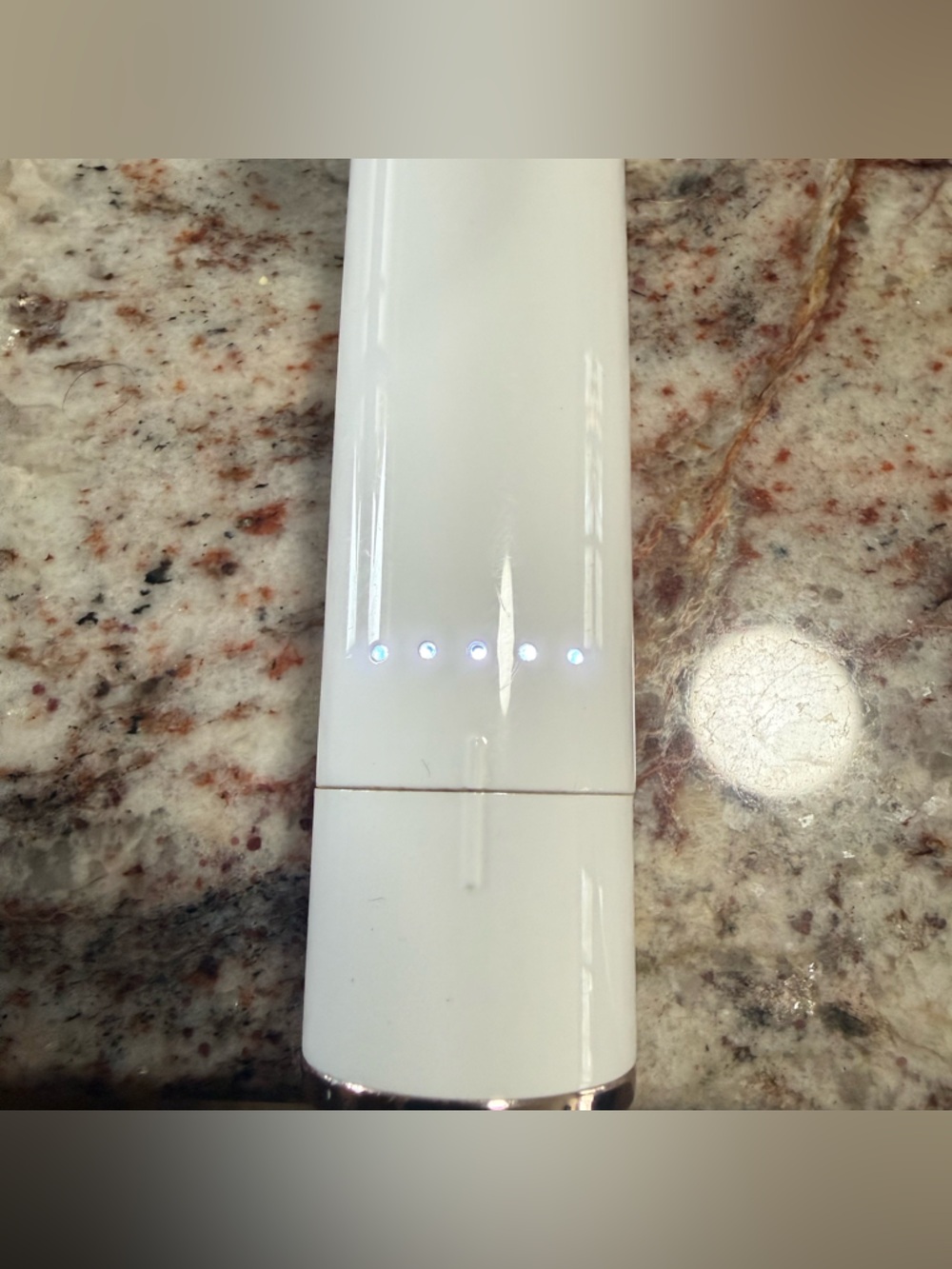 T3 1 Inch Micro Curling Iron White and Rose Gold - Picture 10 of 13